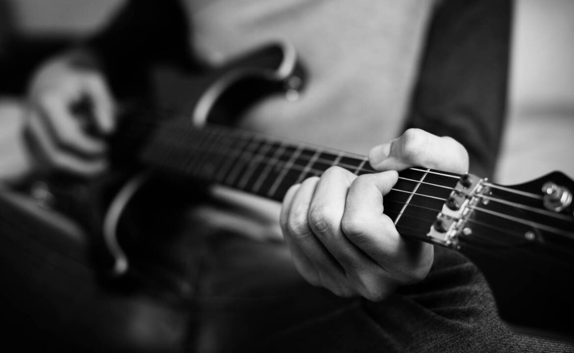 guitarra-electrica-scaled.jpg